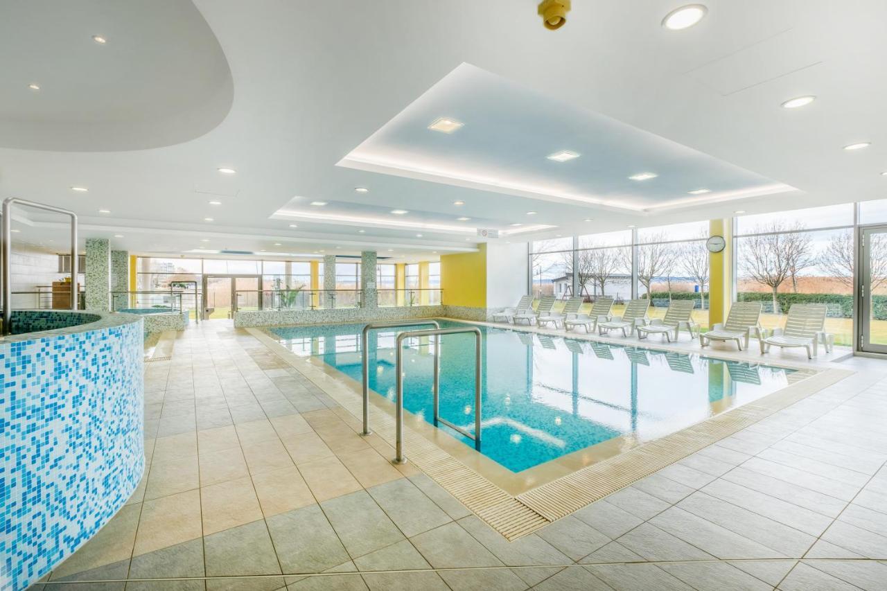 Myflat Club 218 Golden Beach Wellness Apartment Шиофок Экстерьер фото